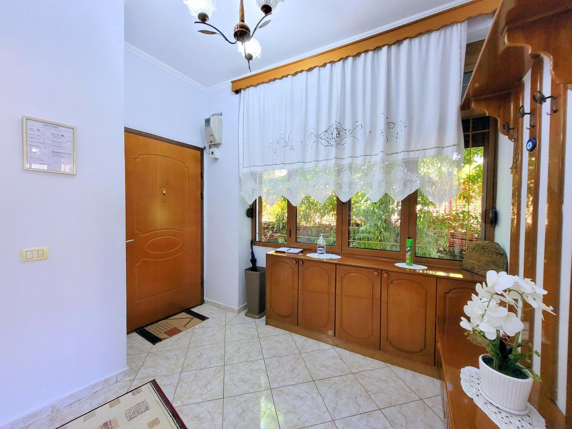 Marbi Guest House Гирокастра Экстерьер фото